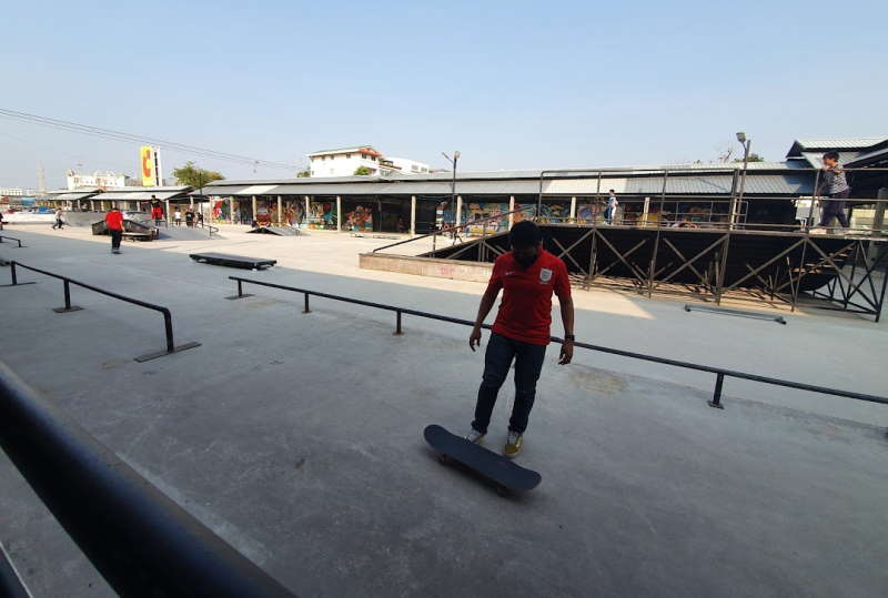 Duck Square Skate Park