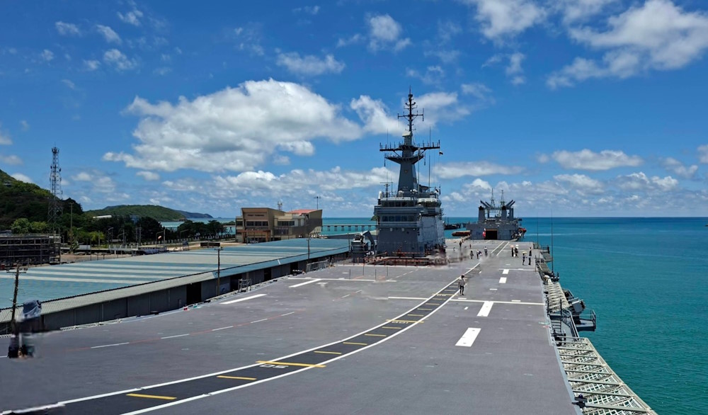 HTMS Chakri Naruebet
