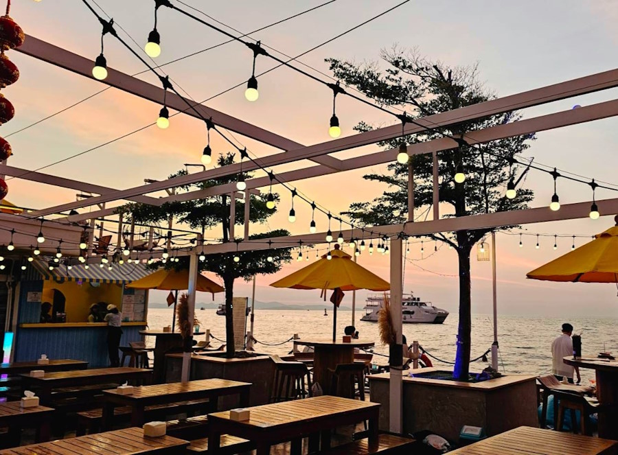 Tappia Floating Cafe